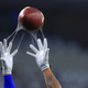 Illustration for article titled Let Football Players Wear The Glue Glovesem/em